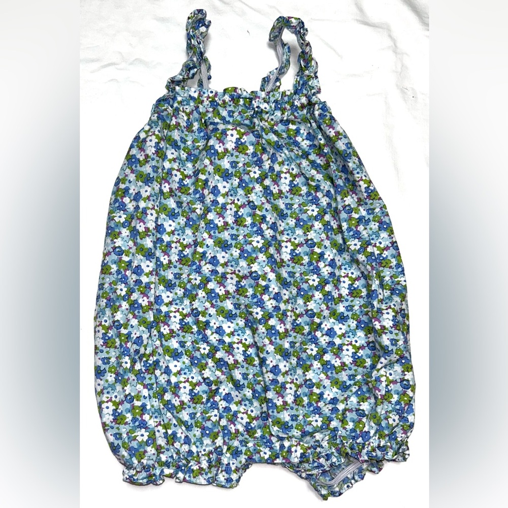 Bisby floral romper with snap crotch sz 12-18 months smoke free home